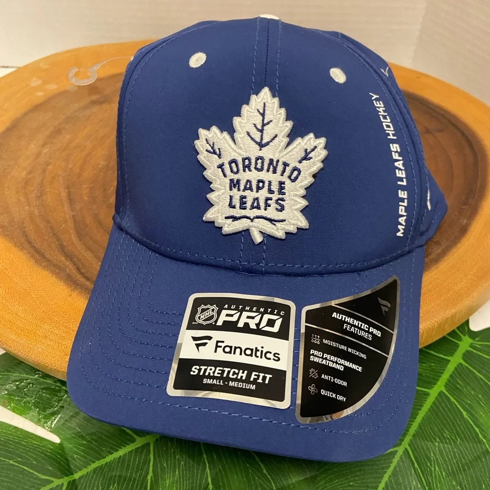 Toronto Maple Leafs NHL NWT Cap Authentic Pro Fanatics